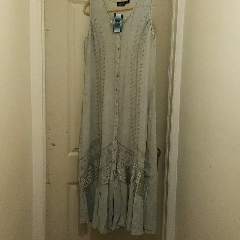 Saloos ladies dress, never worn